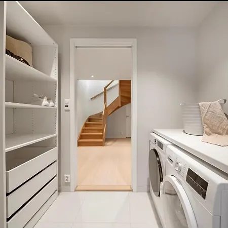 Large Luxury Villa, 3 Bathrooms, Centrally Located In Bergen, 260 M2!
