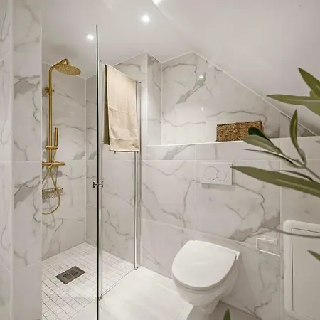 Large Luxury Villa, 3 Bathrooms, Centrally Located In Bergen, 260 M2! *