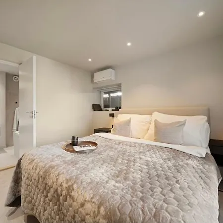 Large Luxury Villa, 3 Bathrooms, Centrally Located In Bergen, 260 M2! *