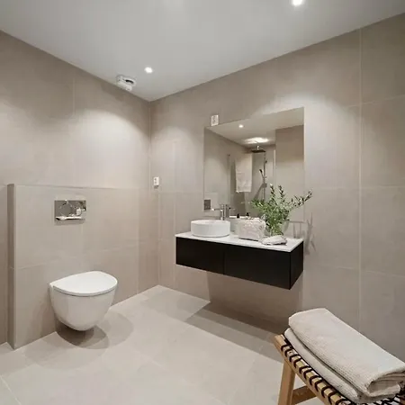 Large Luxury Villa, 3 Bathrooms, Centrally Located In Bergen, 260 M2! Bergen